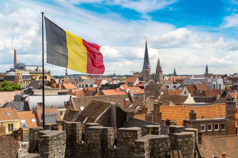 Emportez nos auteurs belges en vacances !