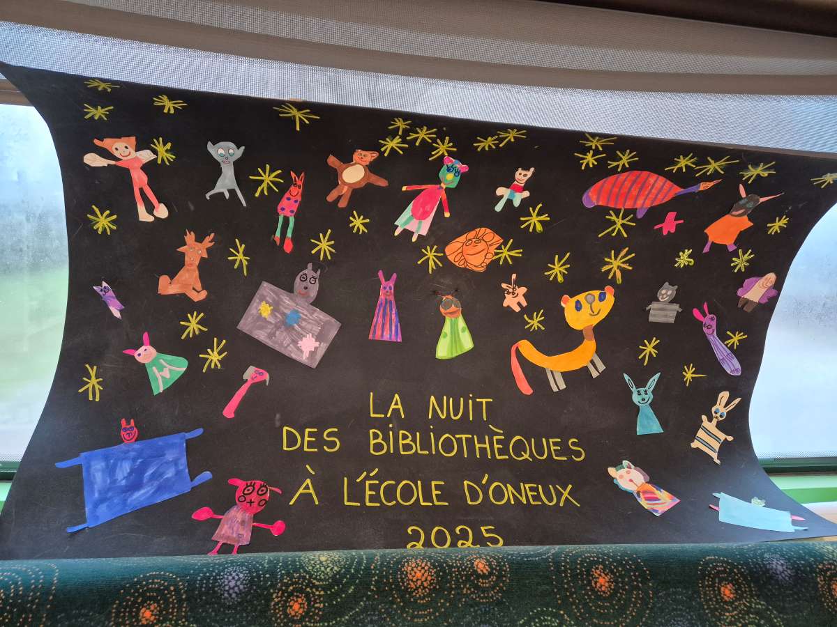 Affiche La bibliothèque itinérante célèbre la Nuit des bibliothèques